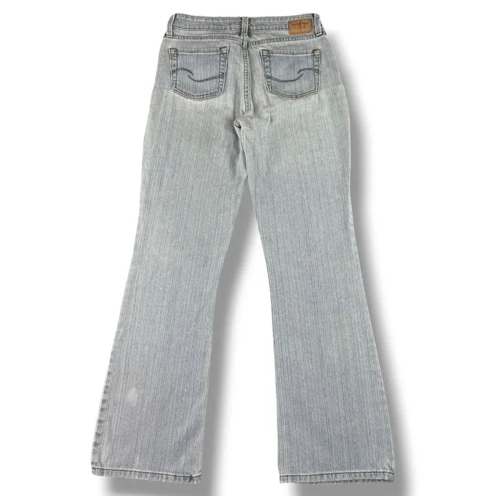 Levis please note